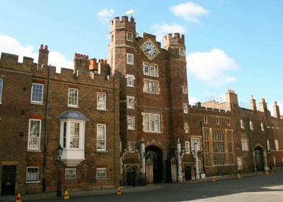 Королева Англии сдает апартаменты во дворце в аренду 
