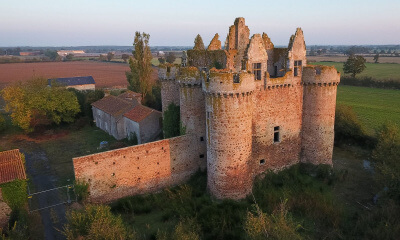 Долю во французском замке предлагают приобрести всего за €50
